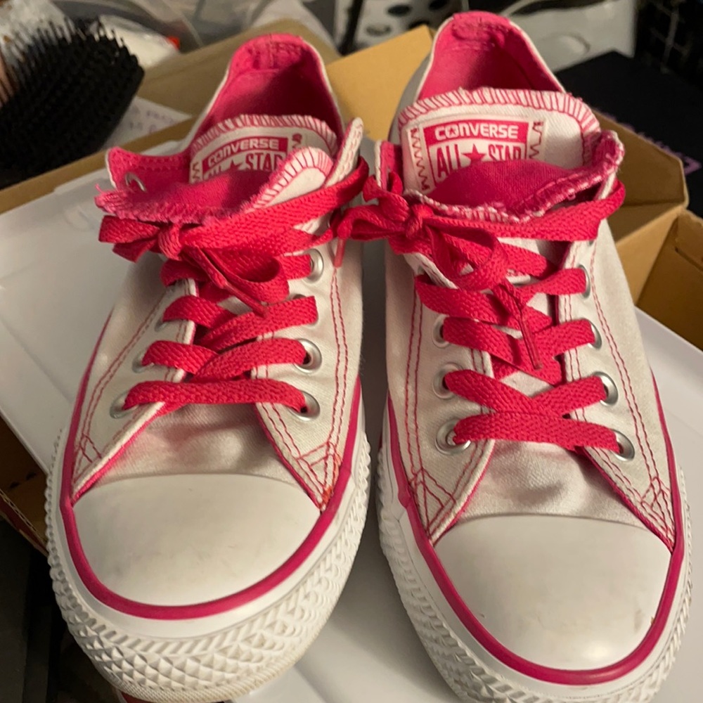 Two tongue women converse, only worn a few times.